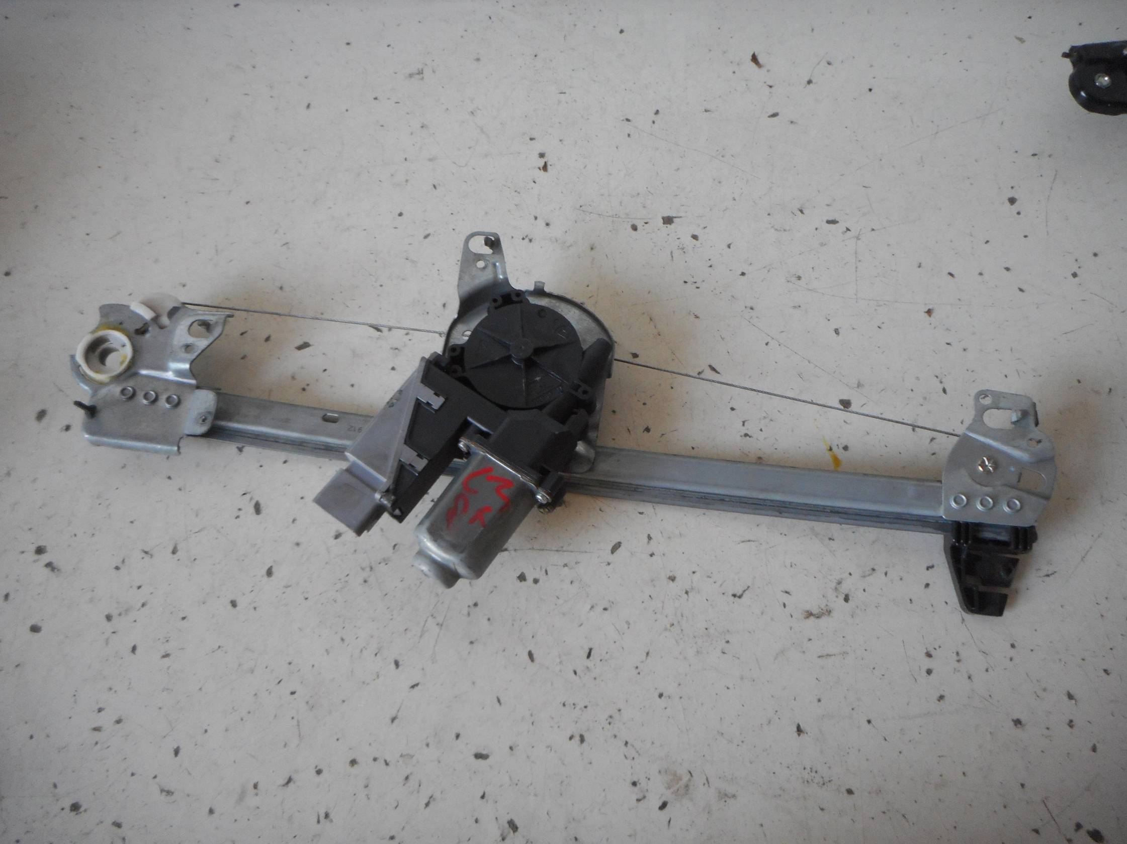 Alzacristallo elettr. porta ant. dx.